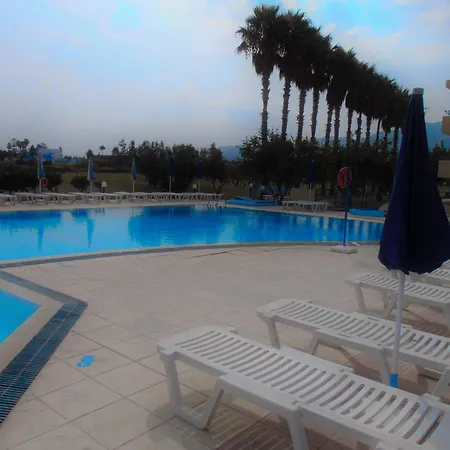 Oasis Aparthotel