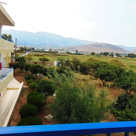 Oasis Aparthotel 3*