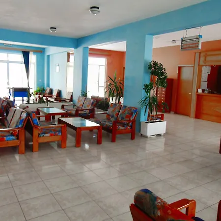 Oasis Aparthotel 3*