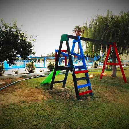 Oasis Aparthotel
