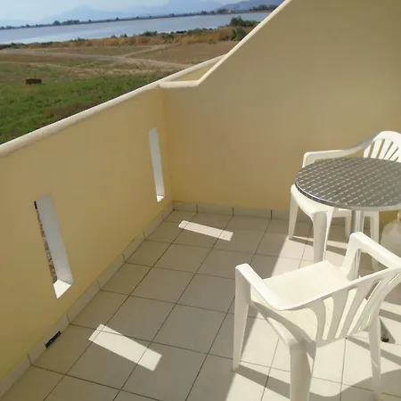 Oasis Aparthotel 3*