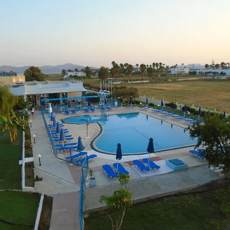 Oasis Aparthotel 3*