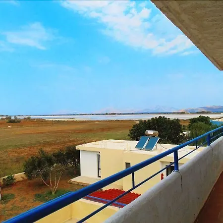 Ξενοδοχείο με διαμερίσματα όασις 3*